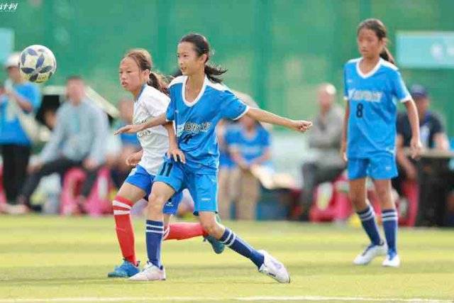 鄢手骐24分辽宁负新疆 格洛弗50分四川负浙江