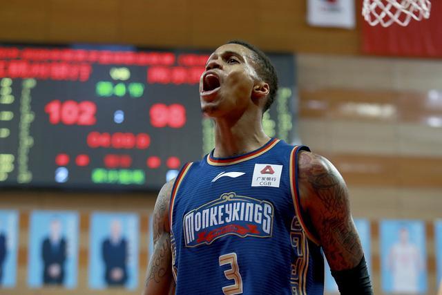 雷霆力克尼克斯豪取14连胜 活塞送黄蜂9连败